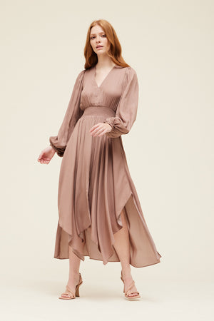 
            
                Load image into Gallery viewer, The Long Sleeve Raina Dress
            
        