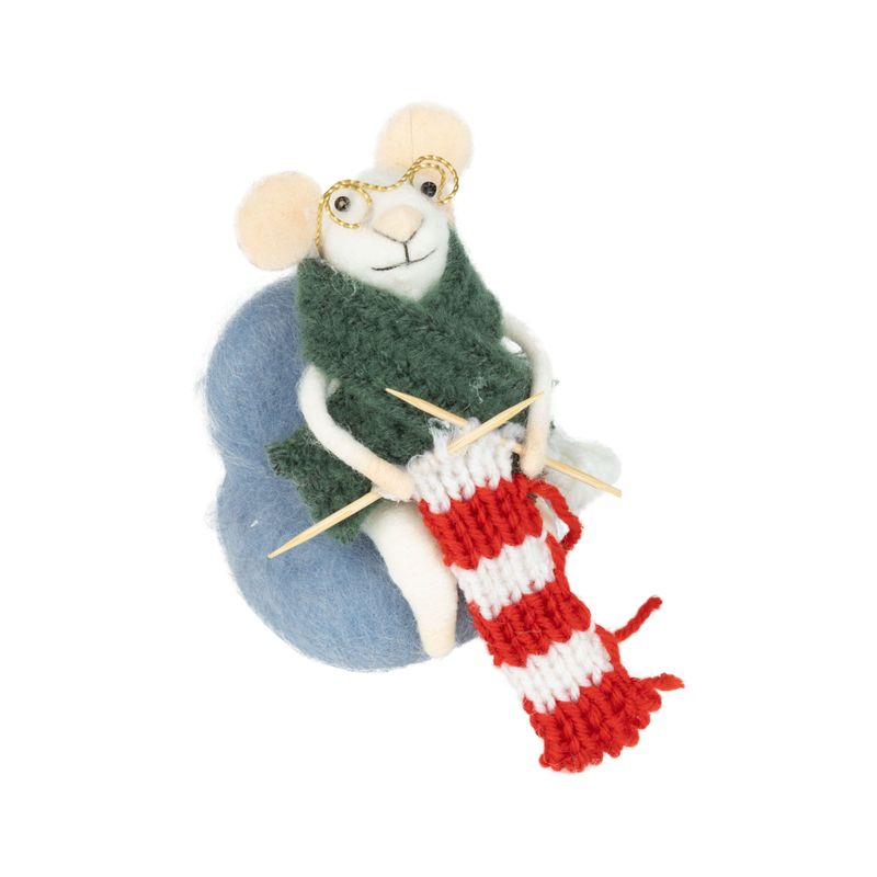 Betty Blue Knitting Mouse